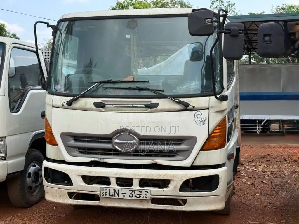 HINO 18.5 Ft Chessy 2009 Lorry (Used)