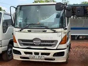 HINO 18.5 Ft Chessy 2009 Lorry (Used)