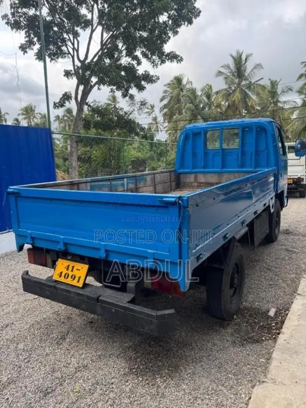 Isuzu Single Wheel 1981 Lorry (Used)