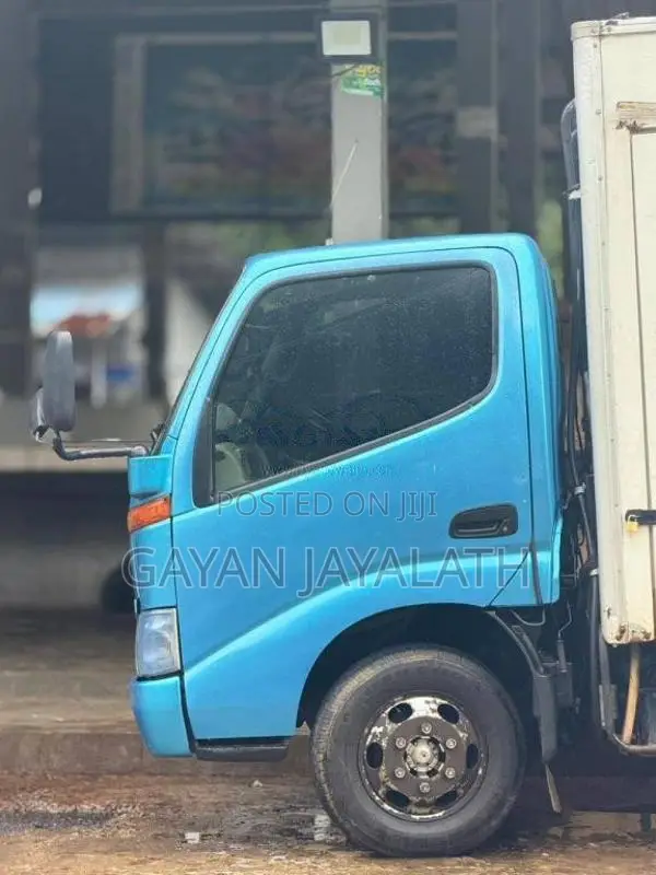 Toyota Dyna 2003 Lorry (Used)