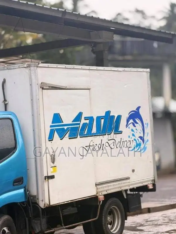 Toyota Dyna 2003 Lorry (Used)