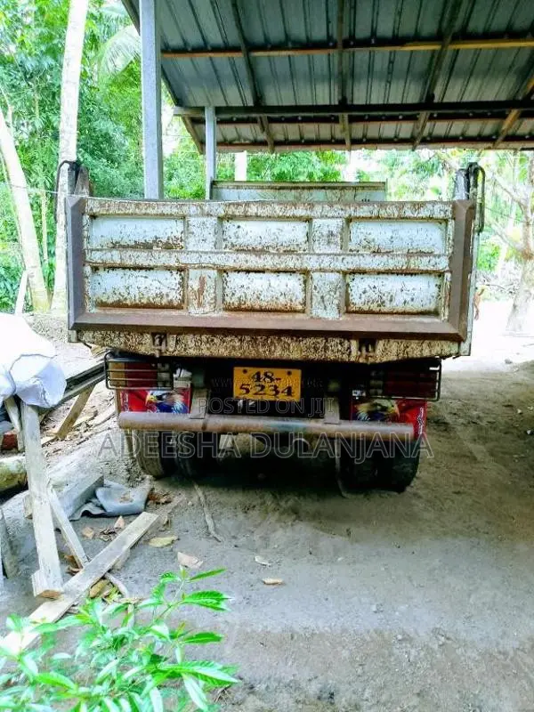 Isuzu Tipper 1990 Lorry (Used)