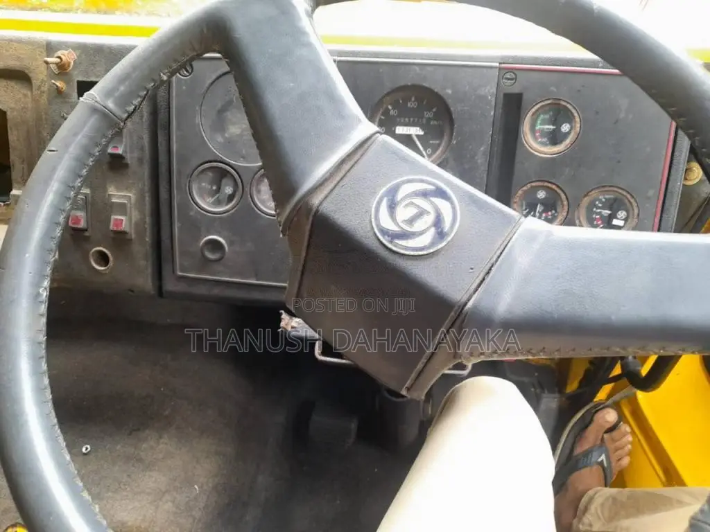 Ashok-Leyland Tipper 1613 2010 Lorry (Used)