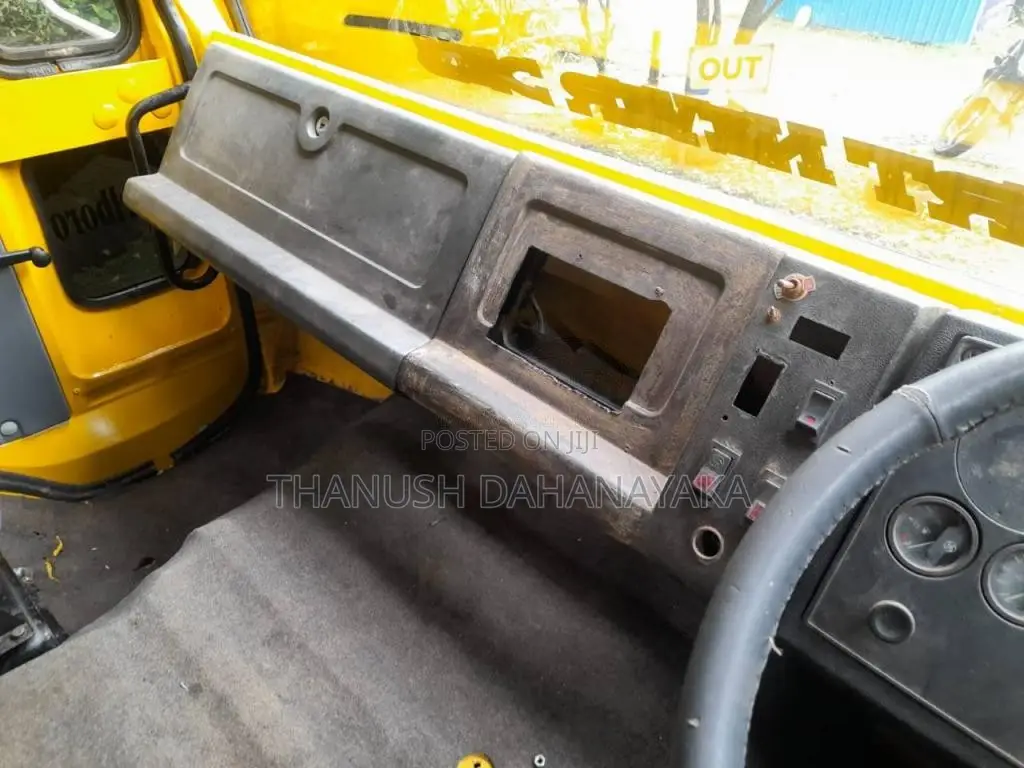 Ashok-Leyland Tipper 1613 2010 Lorry (Used)