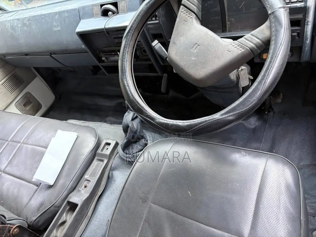 Isuzu Full Body 1989 Lorry (Used)