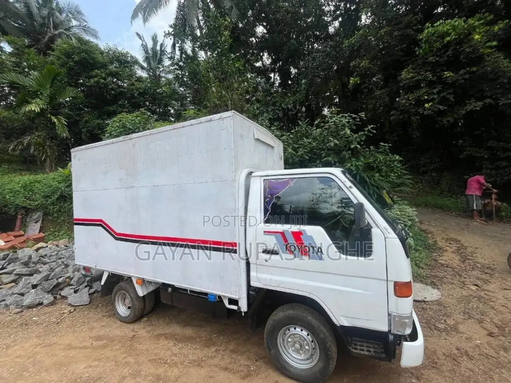 Toyota Dyna 2000 Lorry (Used)
