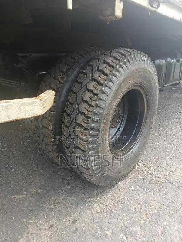 Isuzu NPR71L 2000 Lorry (Used)