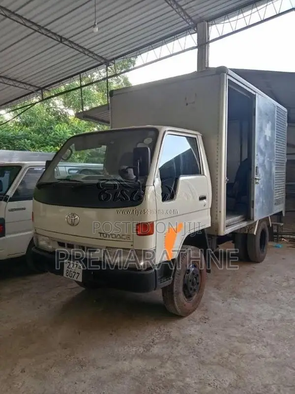Toyota Dyna 1996 Lorry (Used)