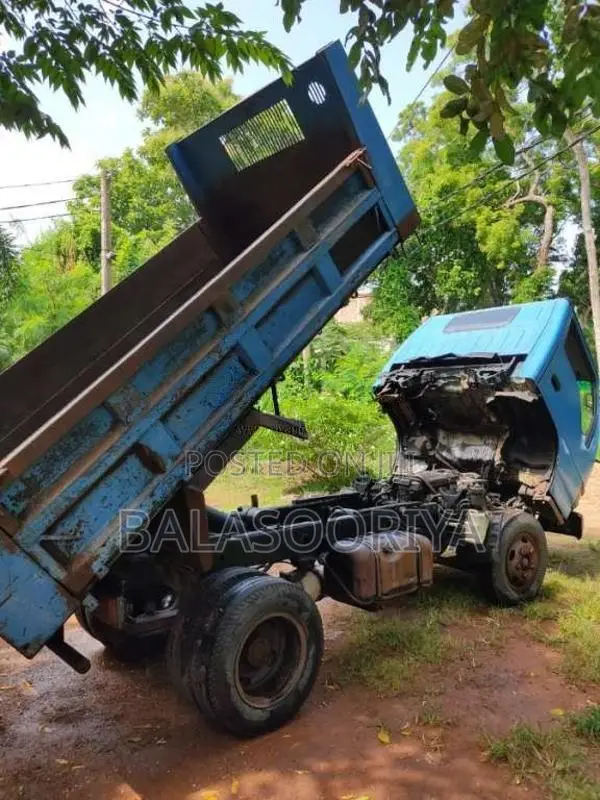 Isuzu Tipper 2000 Lorry (Used)