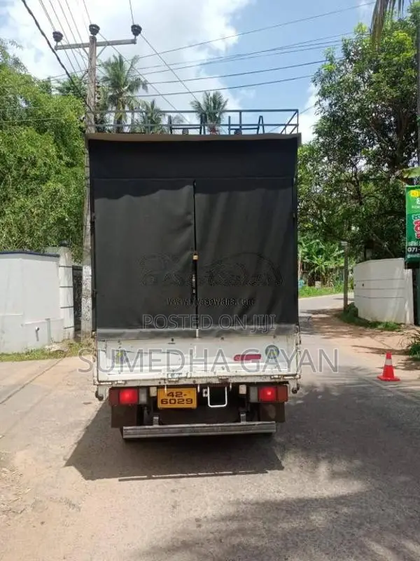 Isuzu ELF 1987 Lorry (Used)