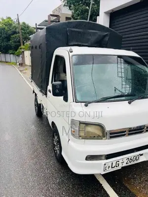 Daihatsu Hijet 2002 Lorry (Used)