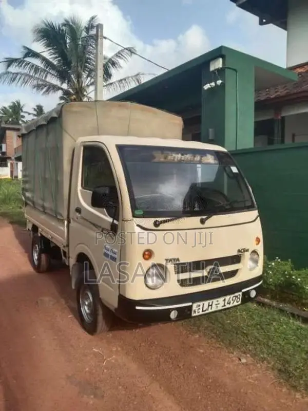 Tata Dimo Batta 2010 Lorry (Used)