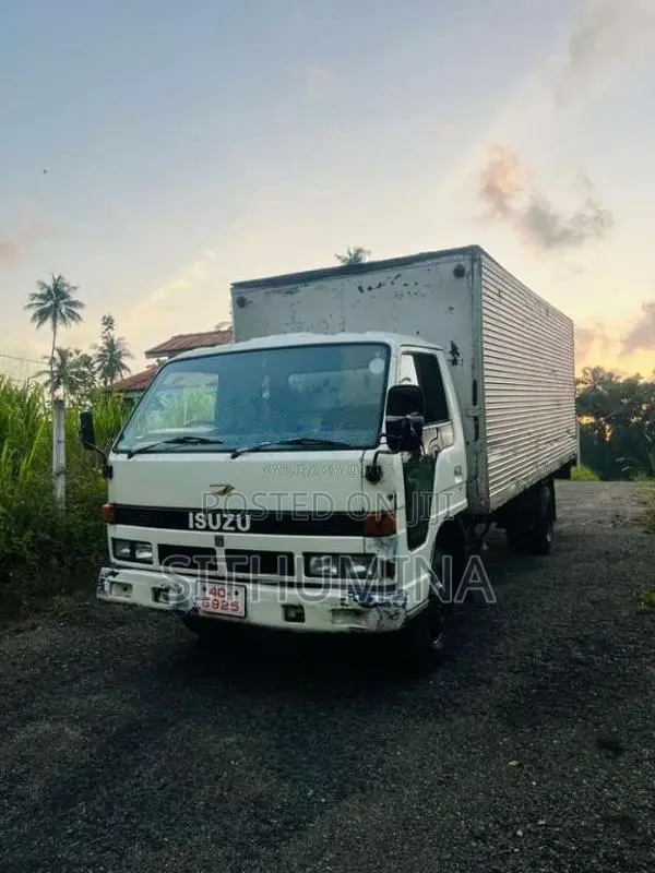 Isuzu ELF 1980 Lorry (Used)