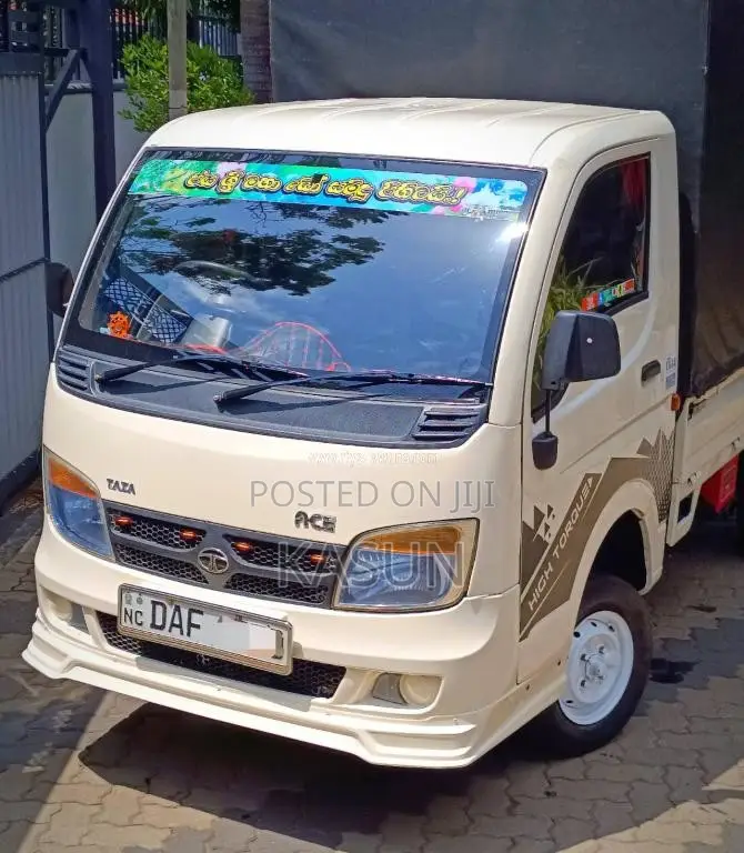 Tata Dimo Batta 2017 Lorry (Used)