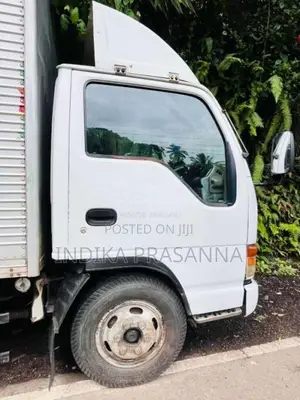 Isuzu NHR69 2002 Lorry (Used)