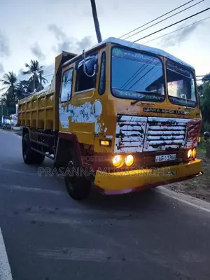 Ashok-Leyland Tipper 2008 Lorry (Used)