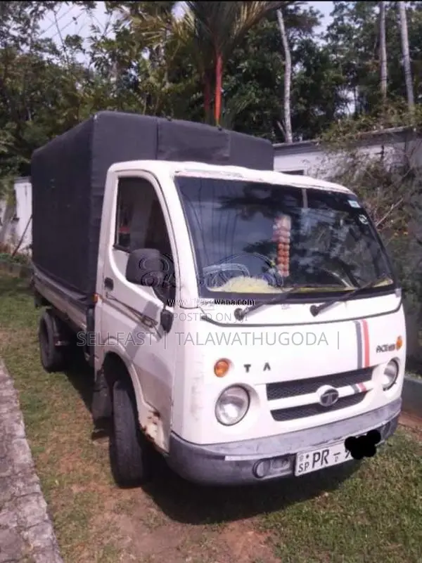 Tata Dimo Batta 2011 Lorry (Used)