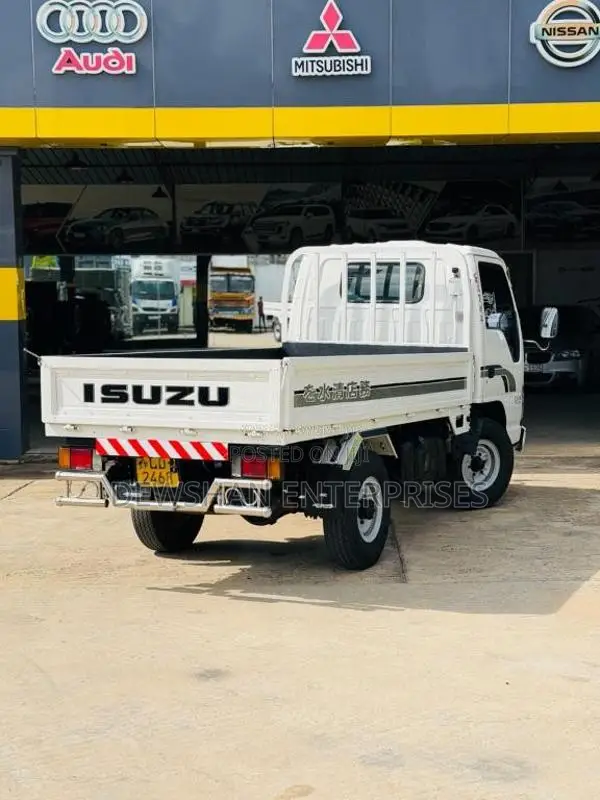 Isuzu NKR 2007 Lorry (Used)