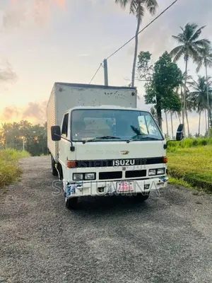 Isuzu ELF 1980 Lorry (Used)