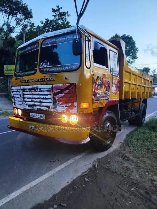 Ashok-Leyland Tipper 2008 Lorry (Used)
