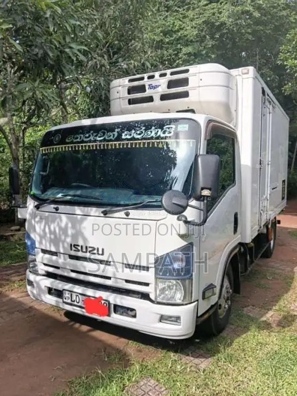 Isuzu Freezer 2013 Lorry (Used)