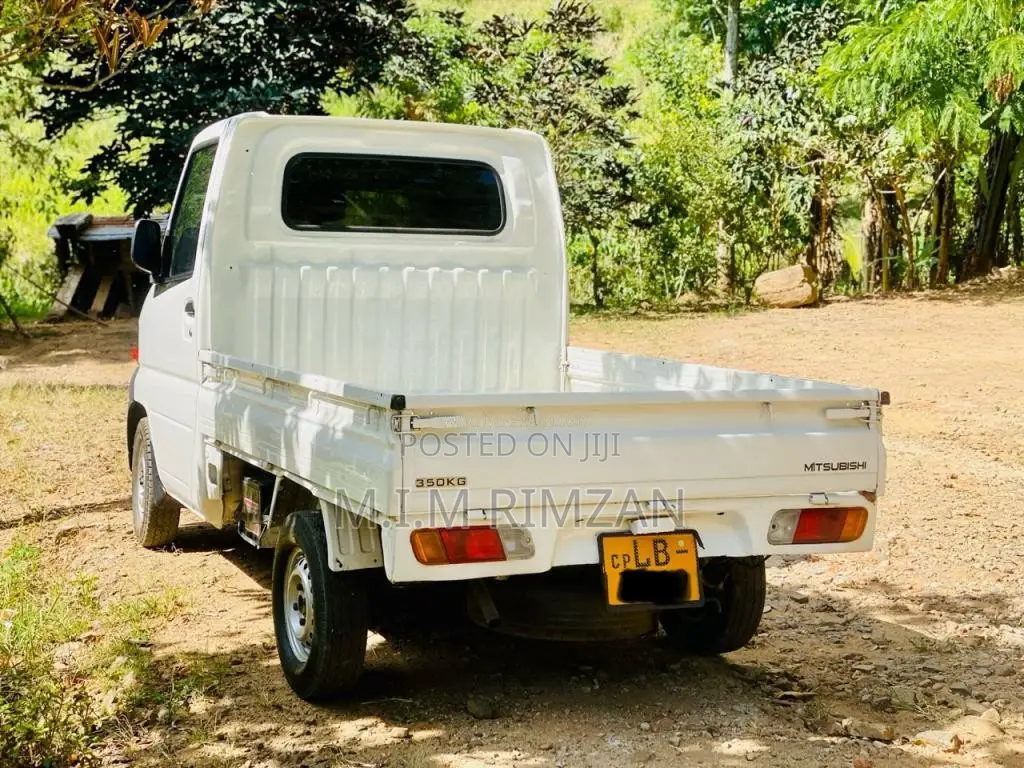 Mitsubishi MiniCab 2002 Lorry (Used)