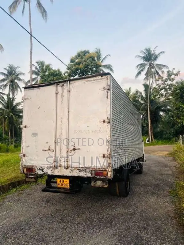 Isuzu ELF 1980 Lorry (Used)