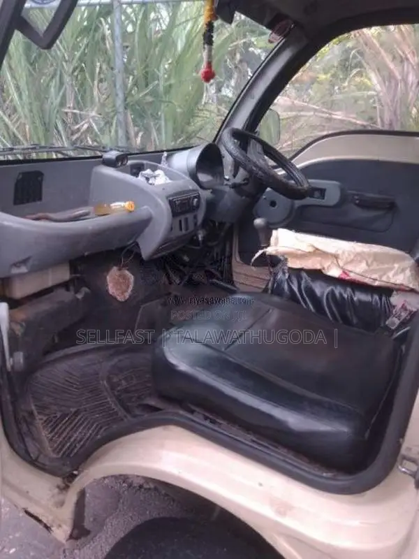 Tata Dimo Batta 2010 Lorry (Used)