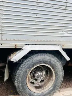 Isuzu NHR69 2002 Lorry (Used)