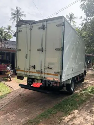 Isuzu Freezer 2013 Lorry (Used)