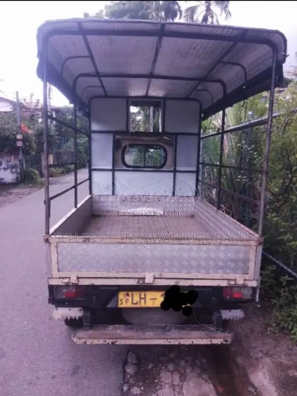 Tata Dimo Batta 2010 Lorry (Used)