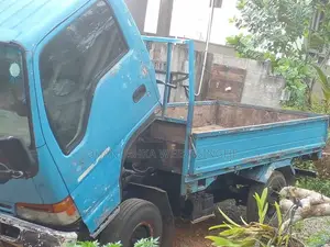 Isuzu ELF 1980 Lorry (Used)