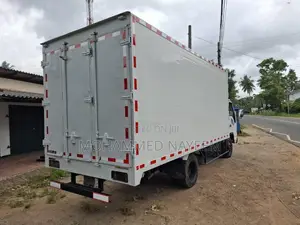 Isuzu Isuzu 2002 Lorry (Used)
