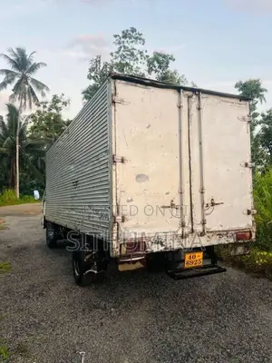 Isuzu ELF 1980 Lorry (Used)