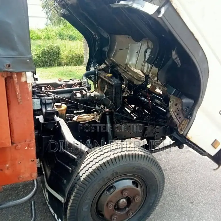 Isuzu NPR 1992 Lorry (Used)