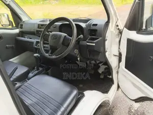 Daihatsu Hijet 2023 Lorry (Used)