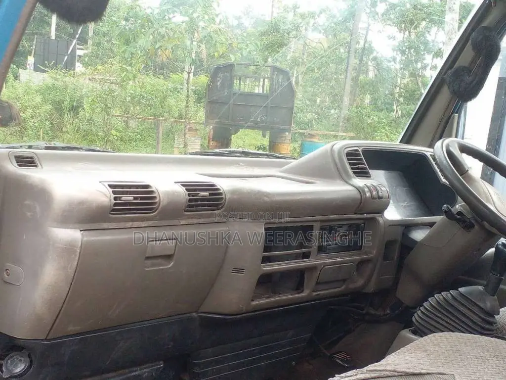 Isuzu ELF 1980 Lorry (Used)