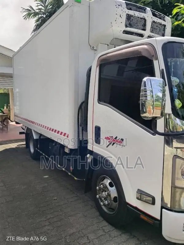 Isuzu Freezer Truck 2012 Lorry (Used)