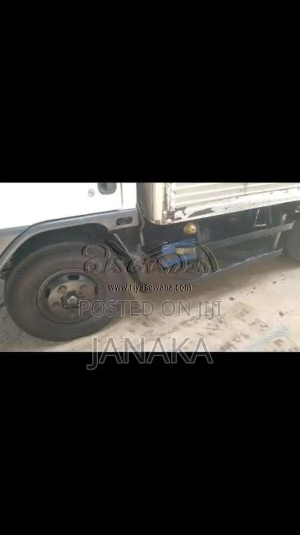 Mitsubishi Canter 10.5 Full Body 1995 Lorry (Used)