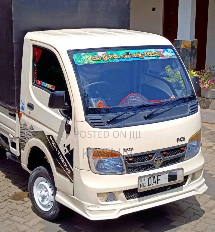 Tata Dimo Batta 2017 Lorry (Used)