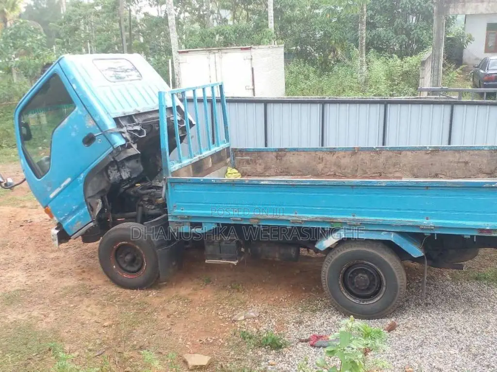 Isuzu ELF 1980 Lorry (Used)