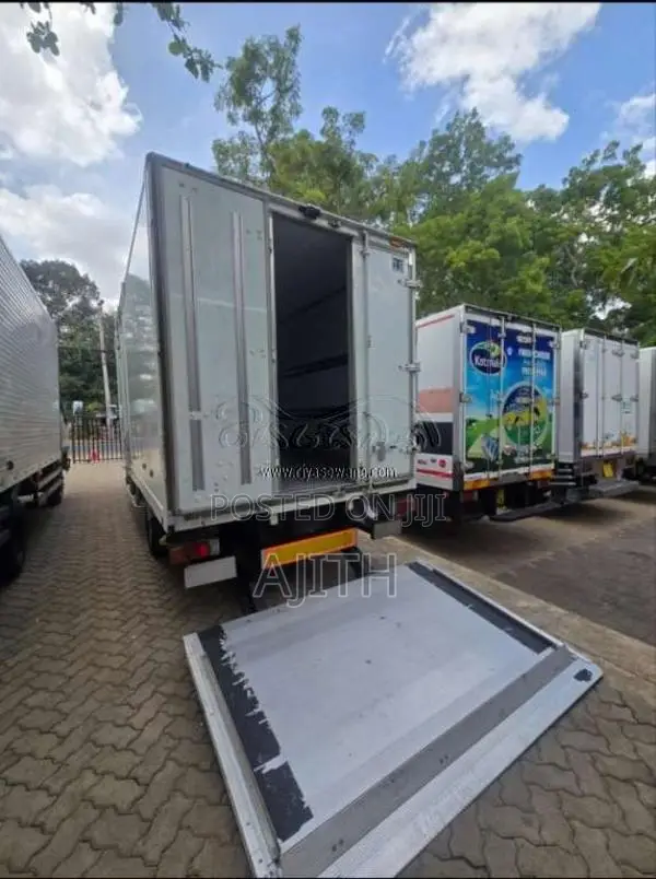 Toyota Hino 2007 Lorry (Used)