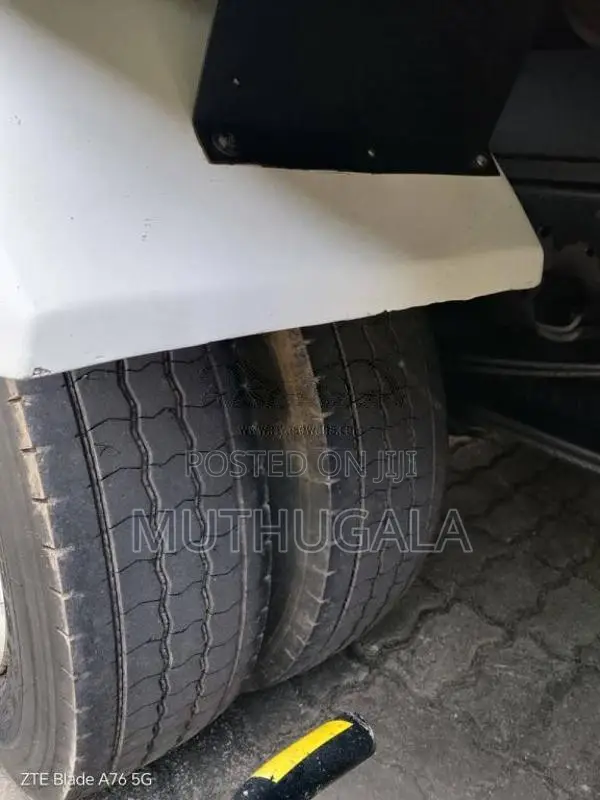 Isuzu Freezer Truck 2012 Lorry (Used)