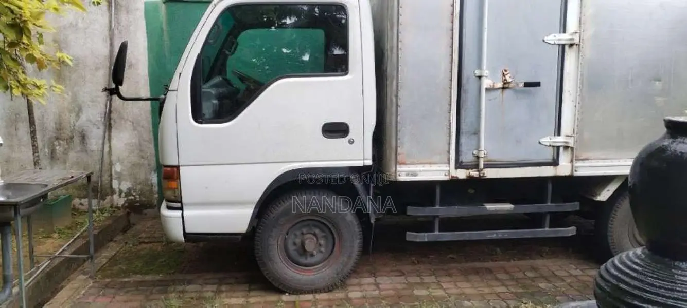 Isuzu ELF 1987 Lorry (Used)