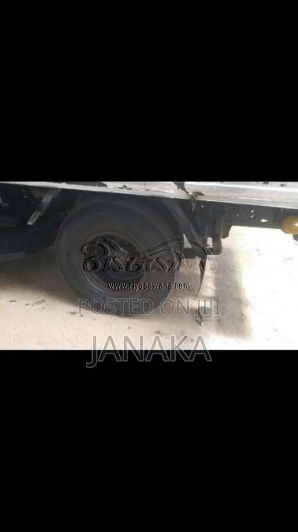 Mitsubishi Canter 10.5 Full Body 1995 Lorry (Used)