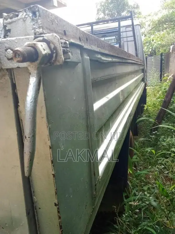Mitsubishi Canter 1981 Lorry (Used)