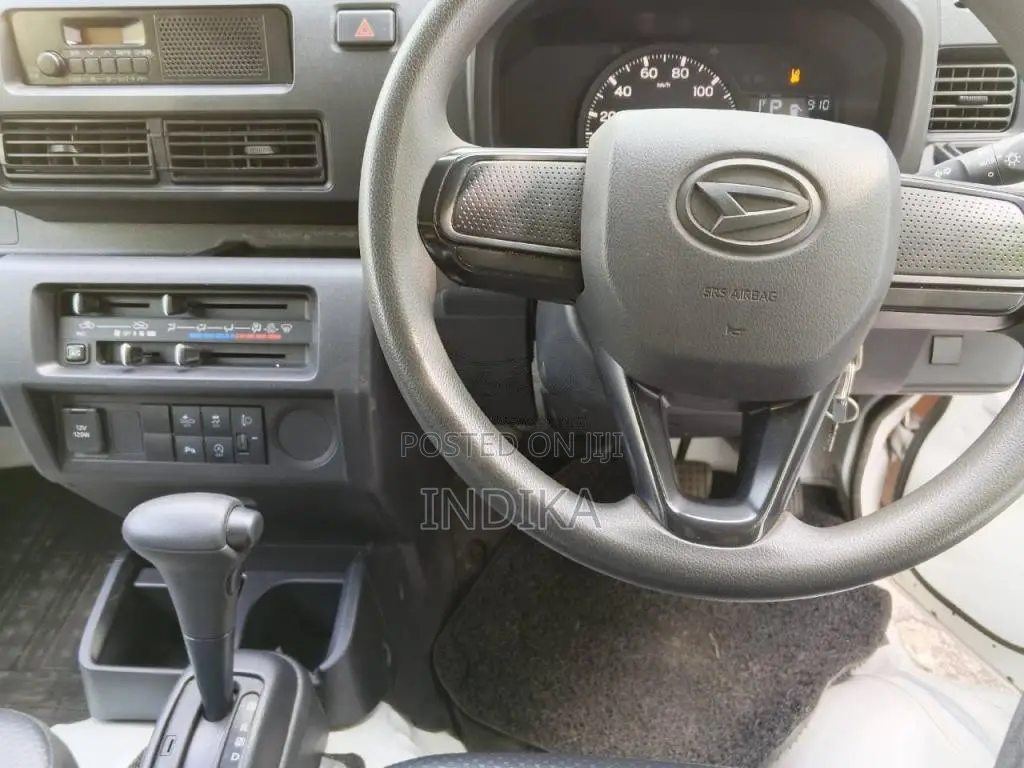 Daihatsu Hijet 2023 Lorry (Used)