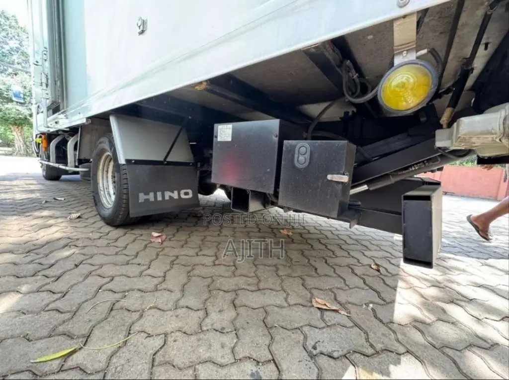 Toyota Hino 2007 Lorry (Used)