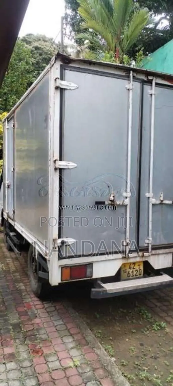Isuzu ELF 1987 Lorry (Used)
