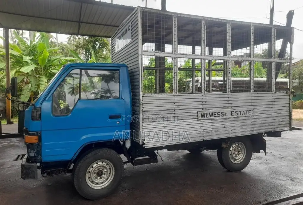 Toyota Dyna 1988 Lorry (Used)